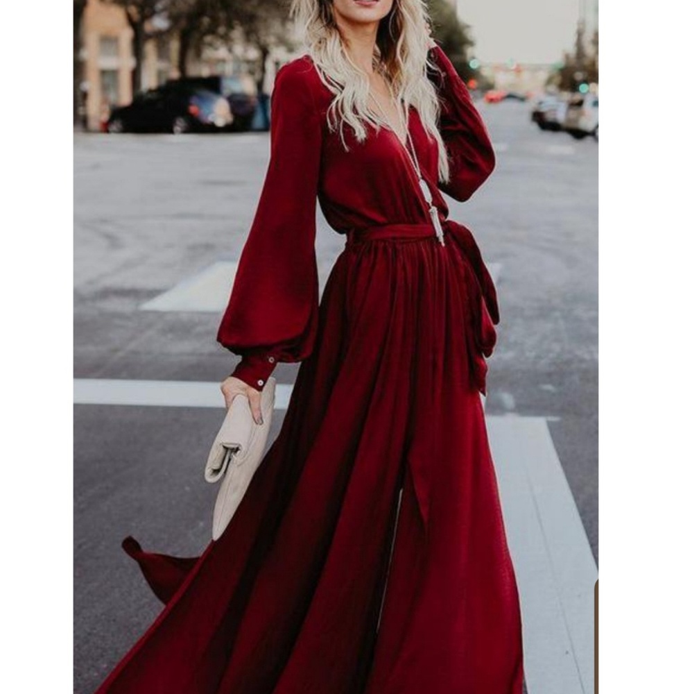 PRICE DROP ⬇️ V neck long sleeve belted maxi dress